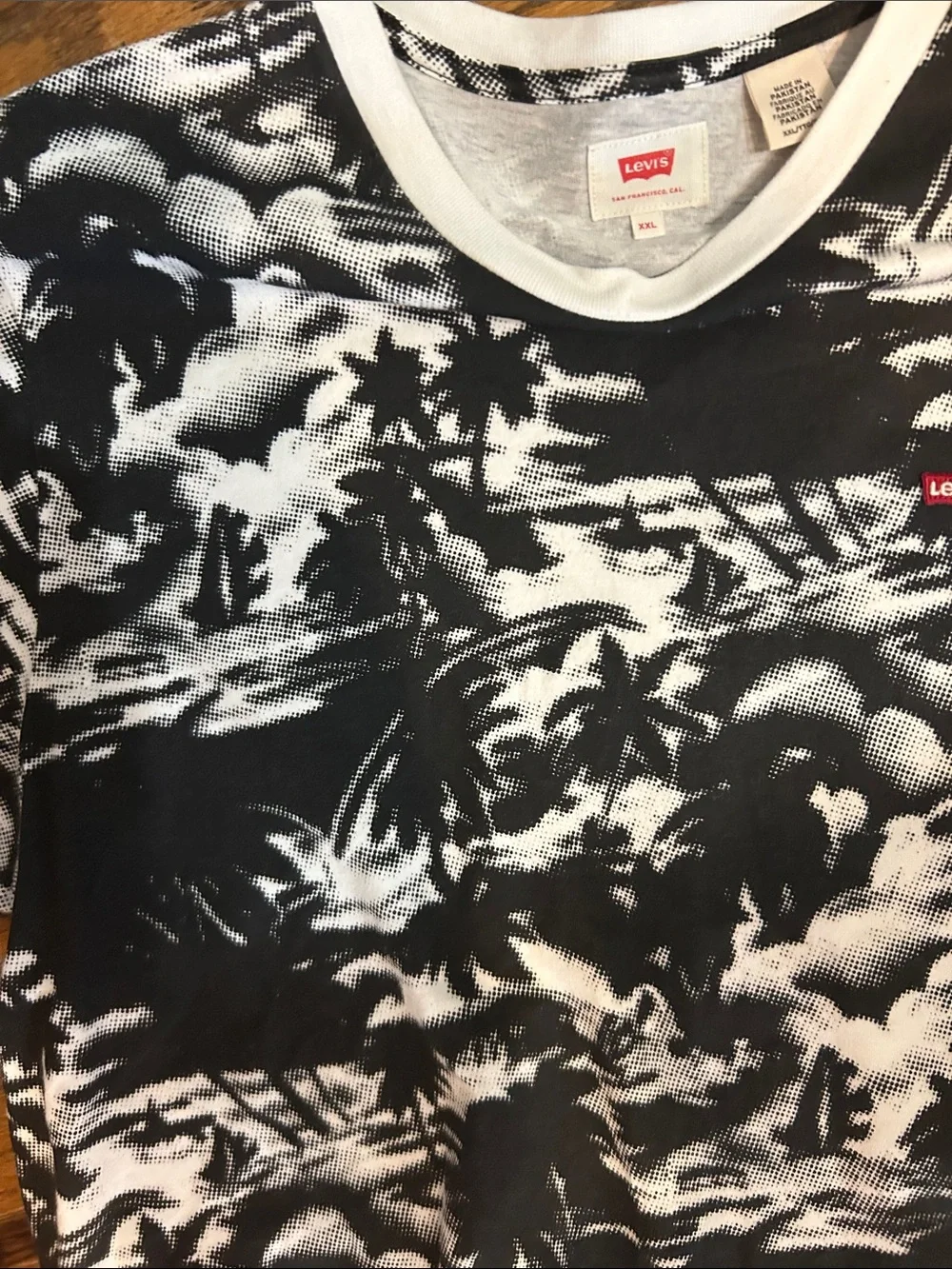 Levi's Black & White Palm-Print Short Sleeve Crew Tee